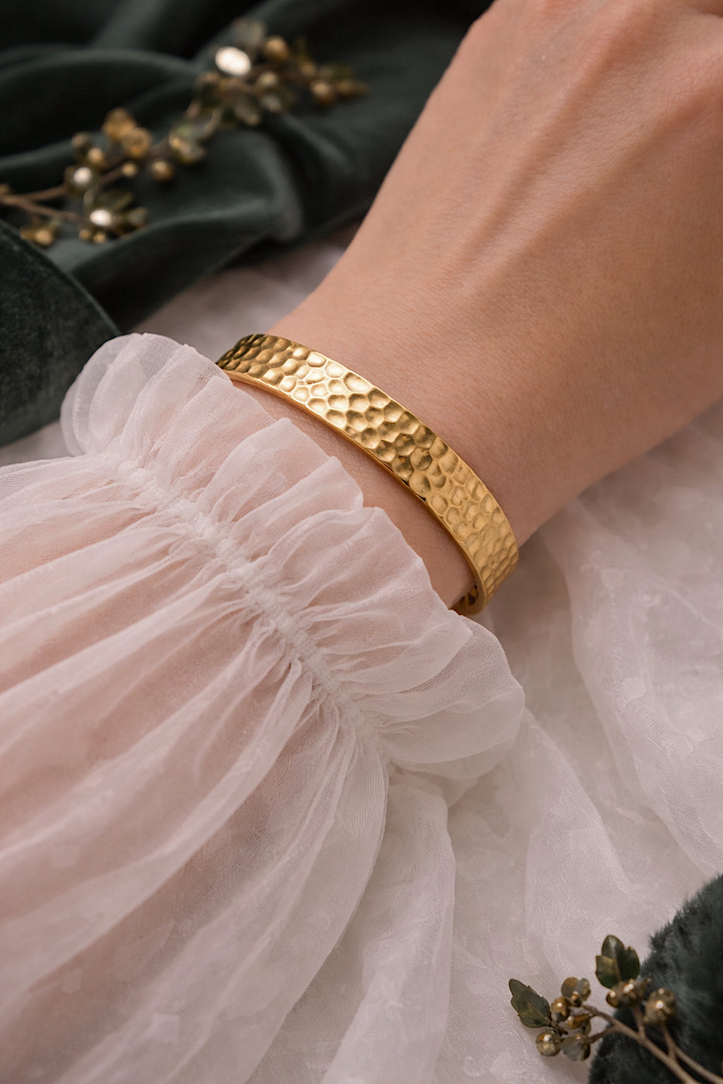 Isla bangle Bracelet