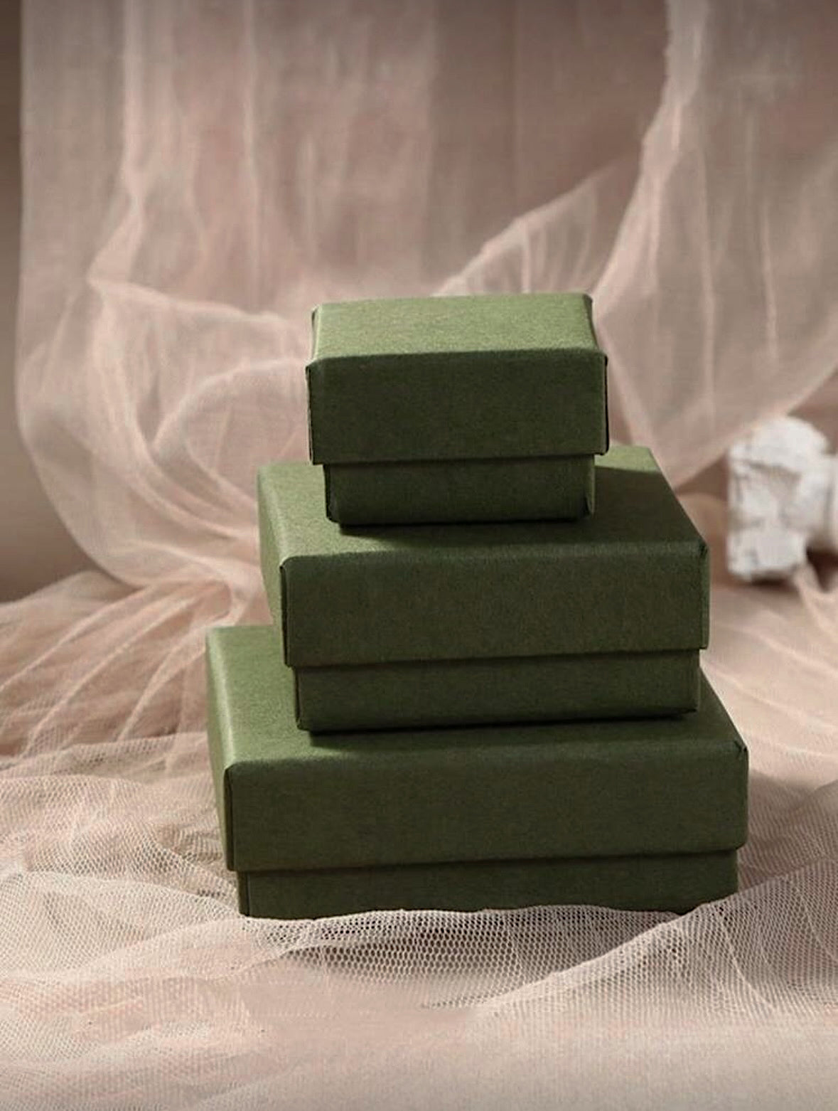 Complimentary Lumora Signature Box